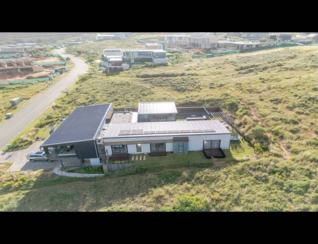 5 BEDROOM HOUSE FOR SALE IN ZULULAMI LUXURY COASTAL ESTATE